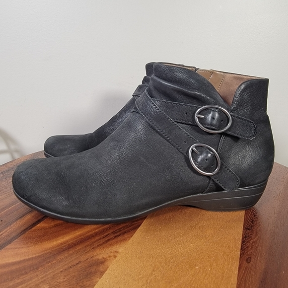 Dansko Black LeatherAnkle Boots with Buckle Detail Size 41 - Picture 6 of 16